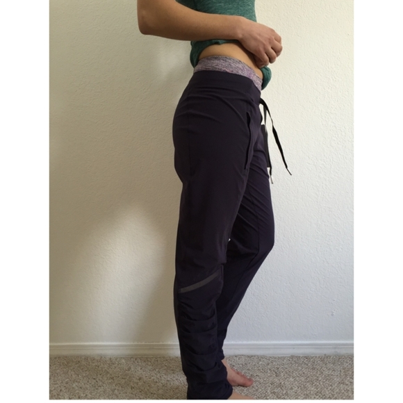 Lululemon Runderful Pant Black W/Reflectors Size Small - Picture 7 of 16